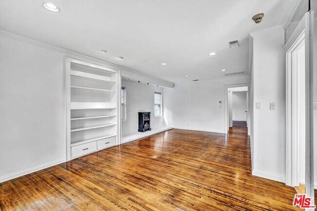 Building Photo - 9024 Keith Ave