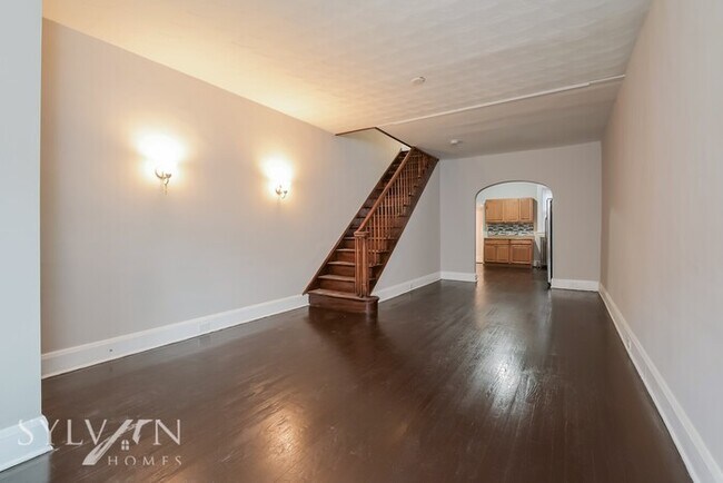 Building Photo - Enjoy living the good life in this 3 bedro...