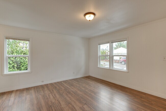 Building Photo - 6725 SE 74th Ave