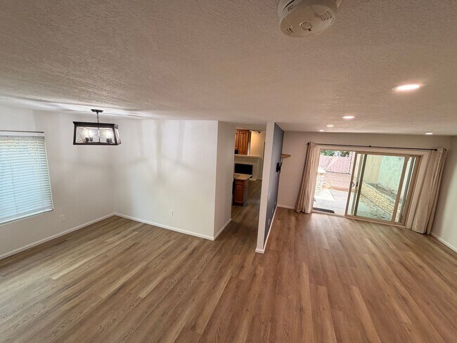 Foto del edificio - Beautiful Bay Ridge Cul-de-Sac Townhome