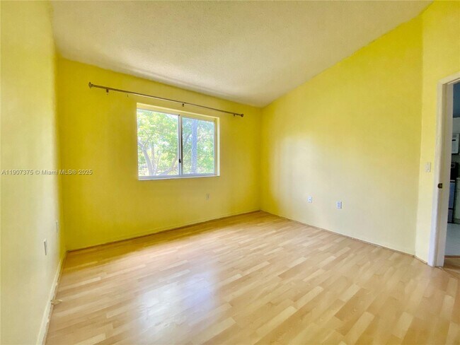 Foto del edificio - 2140 NW 78th Ave