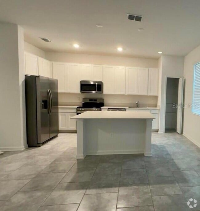 Building Photo - 3157 Laurent Lp