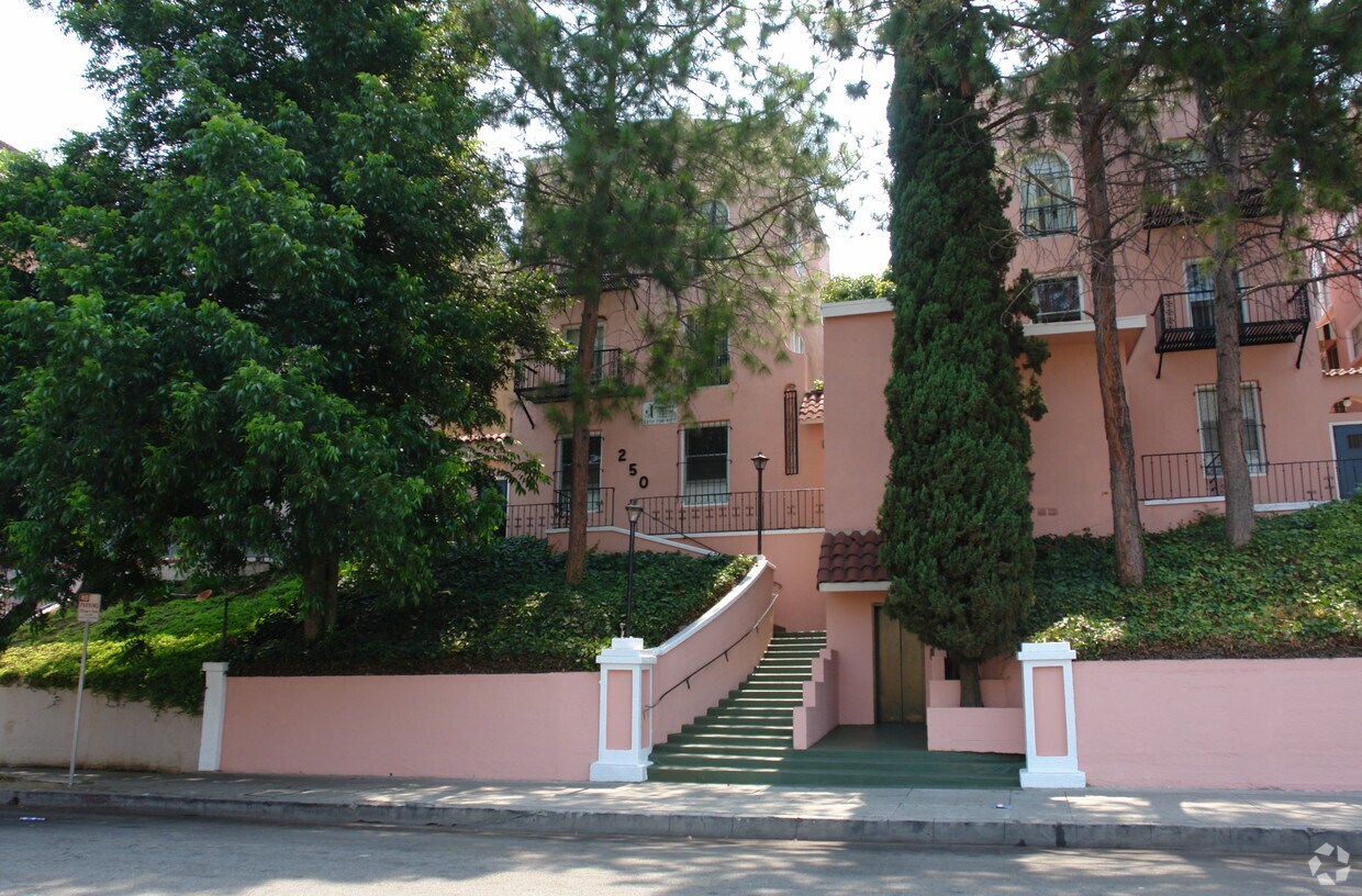 Primary Photo - 250 S Coronado St