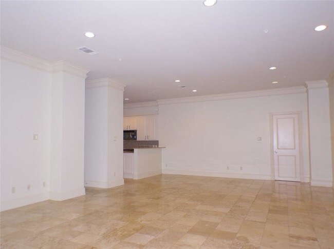Building Photo - 2848 Woodside St