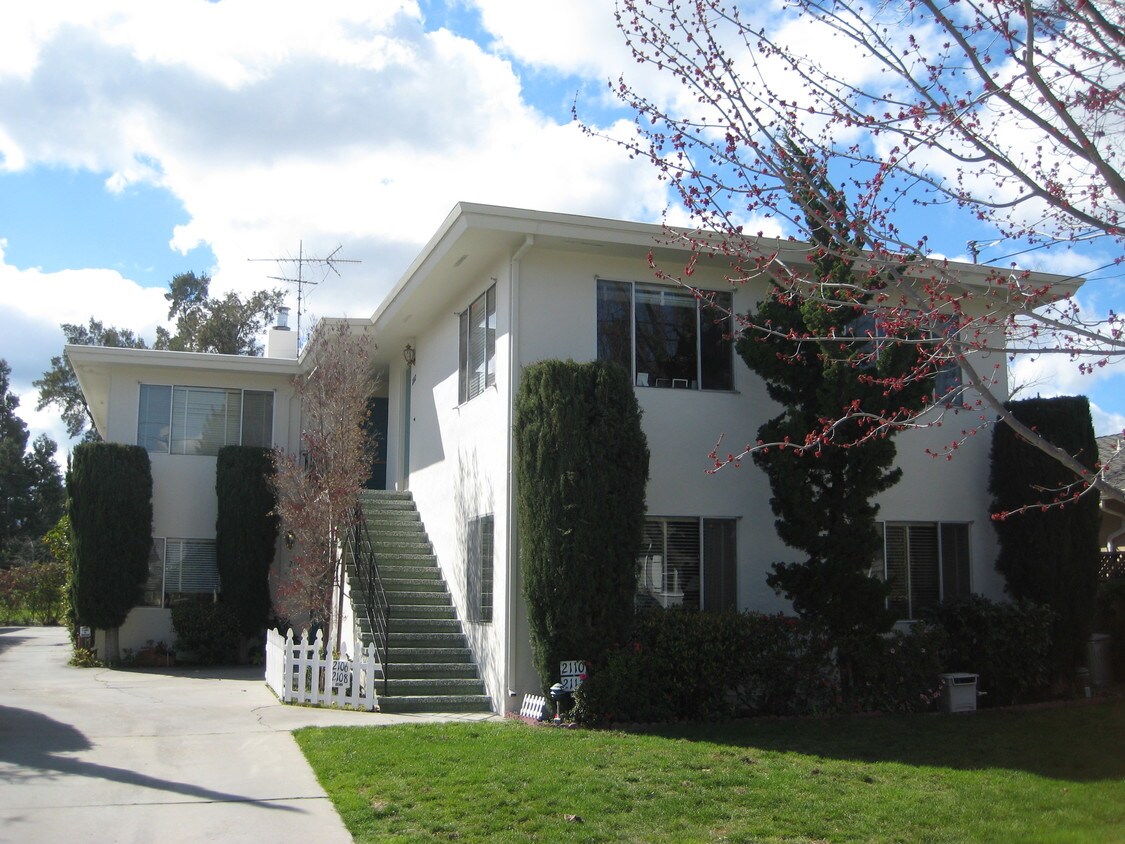 Primary Photo - 2106-2112 Williams St
