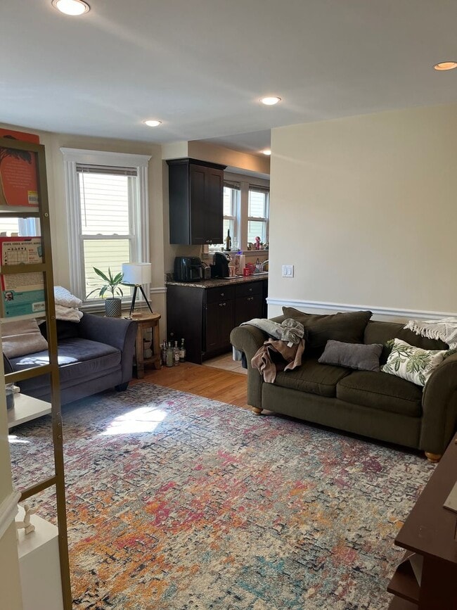 Photo - 3 bed/2 bath in Brighton House