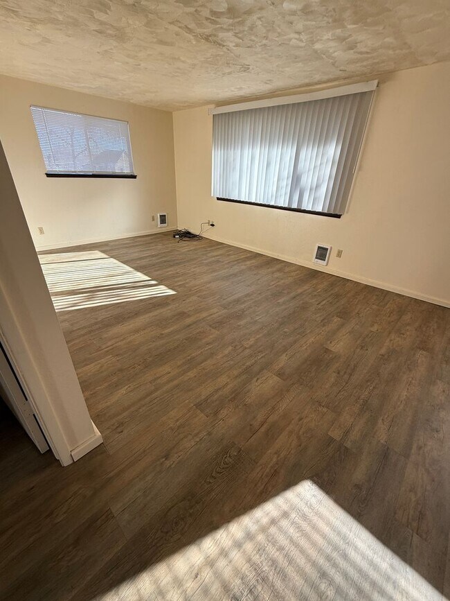 Building Photo - 316-318 Union St