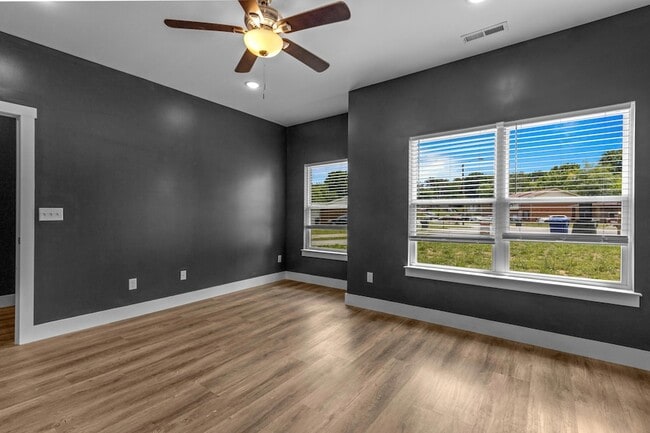 Building Photo - 4718 Metro Park Ln