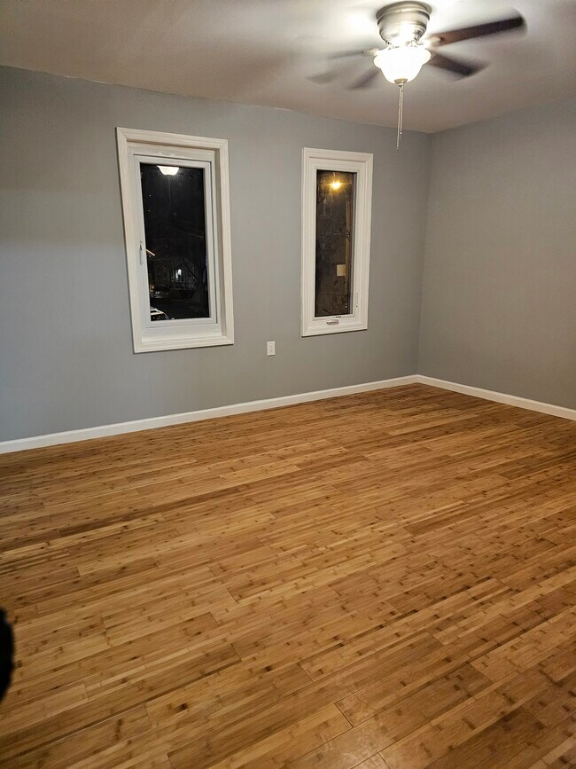 Building Photo - 565 Lamberton St