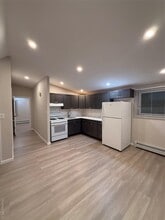 Building Photo - 1158 Laidlaw Ave