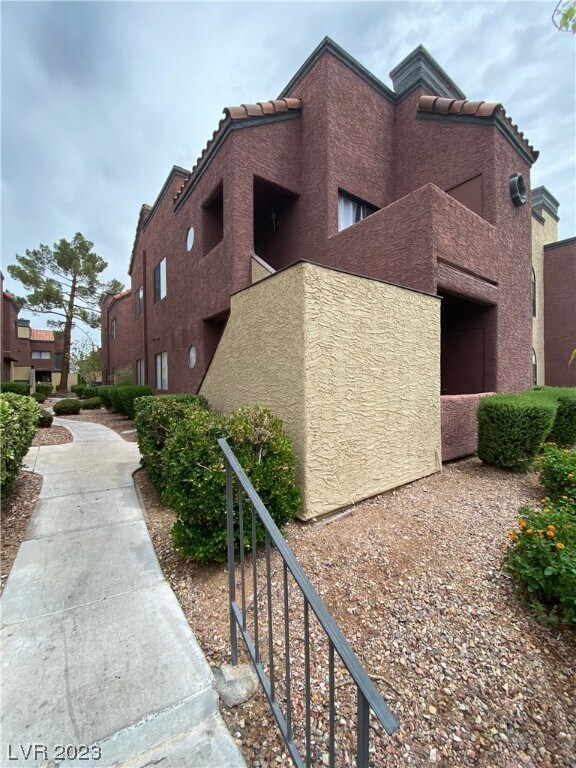 4050 Pacific Harbors Dr Unit 212, Las Vegas, NV 89121 Condo for Rent