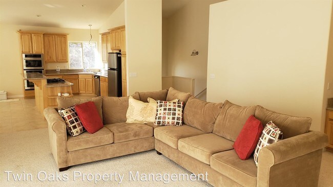 Foto del edificio - 3 br, 3 bath House - 2100 Woodland Drive