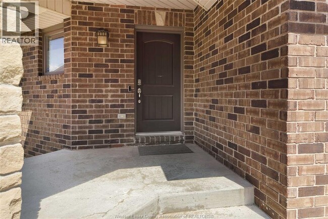 Building Photo - 436 John Harvey Crescent