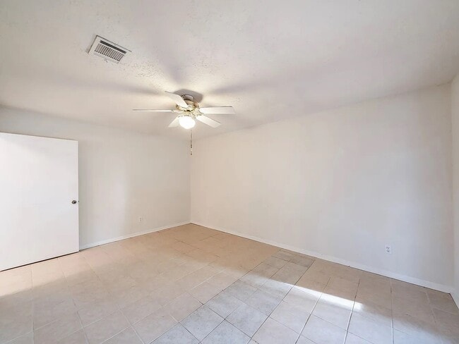 Building Photo - 16727 Royal Mile Ln