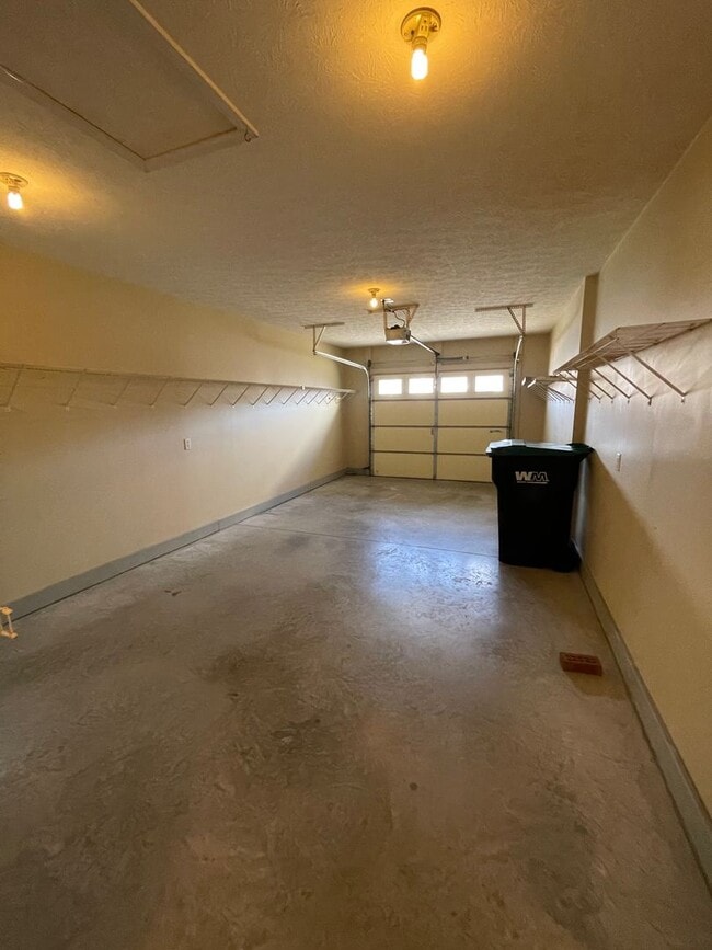 Foto del edificio - Duplex in Turner Ashby School District