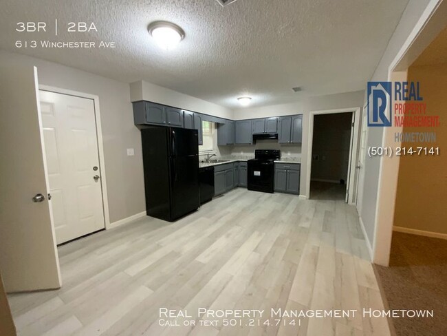 Building Photo - Beautiful Newly Renovated 3-Bed 1.5-Bath