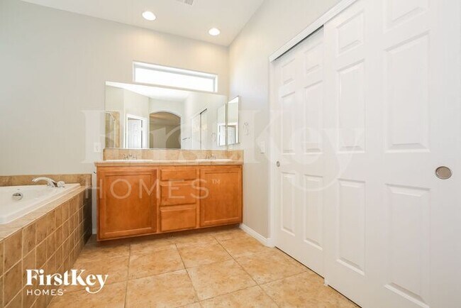 Building Photo - 6229 Green Heron St