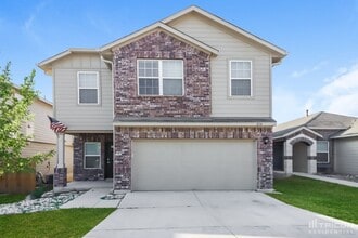 Building Photo - 214 Tallow Trl