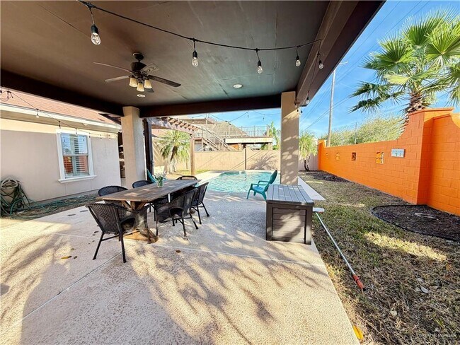 Foto del edificio - 12 Tyler Ave