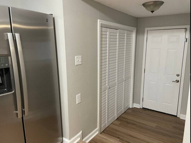 Foto del edificio - 421 Perkins Ave