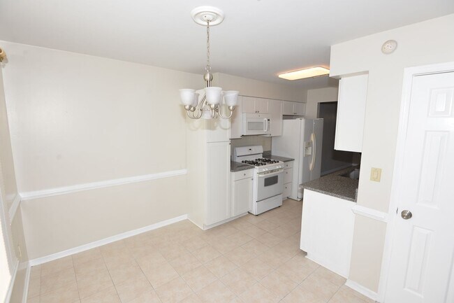 Foto del edificio - Updated Two Bedroom Townhome