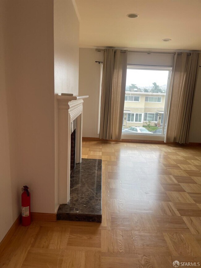 Foto del edificio - 47 Oaklawn Dr