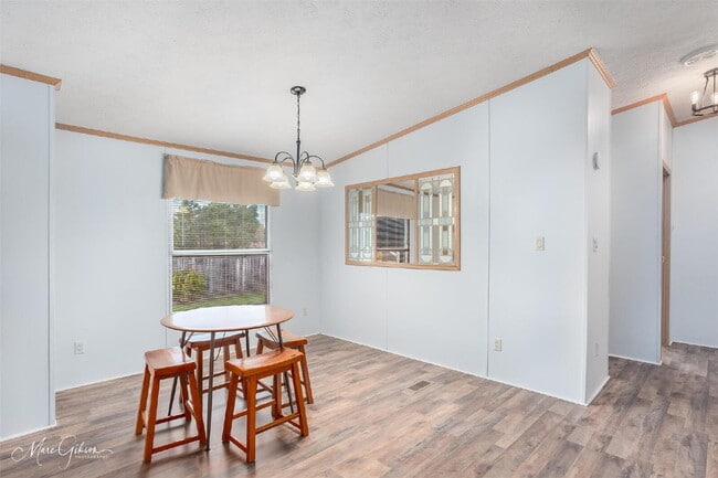 Building Photo - 409 Glen Harbor