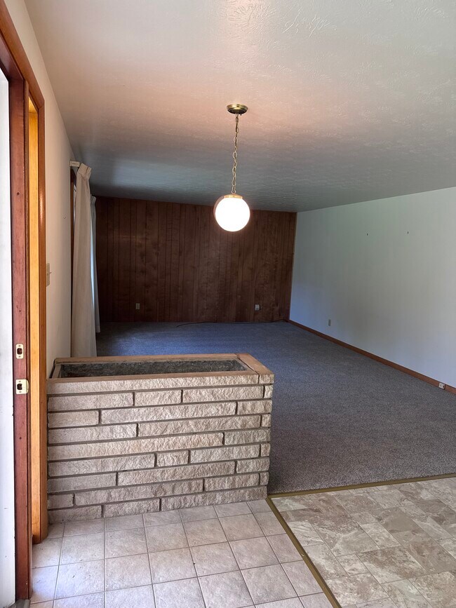 Building Photo - 2317 Miller Ave