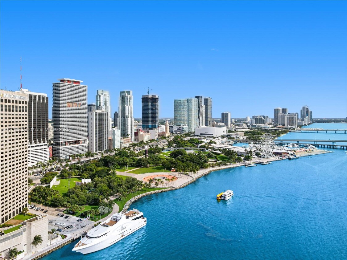 Primary Photo - 50 Biscayne Blvd