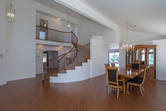 Building Photo - SW Reno, 4bed, 3 full bath, 3car, 2,770sf ...
