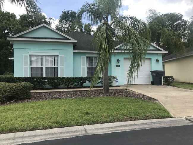 Building Photo - Large 4 Bed / 3 Bath Pool Home in Gated Co...
