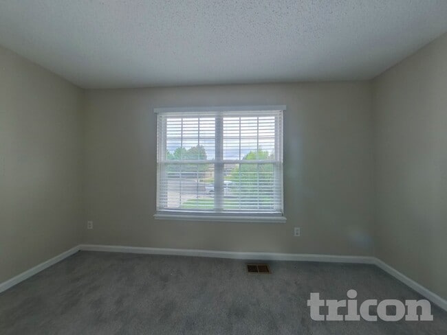 Building Photo - 16890 Blue Mist Cir
