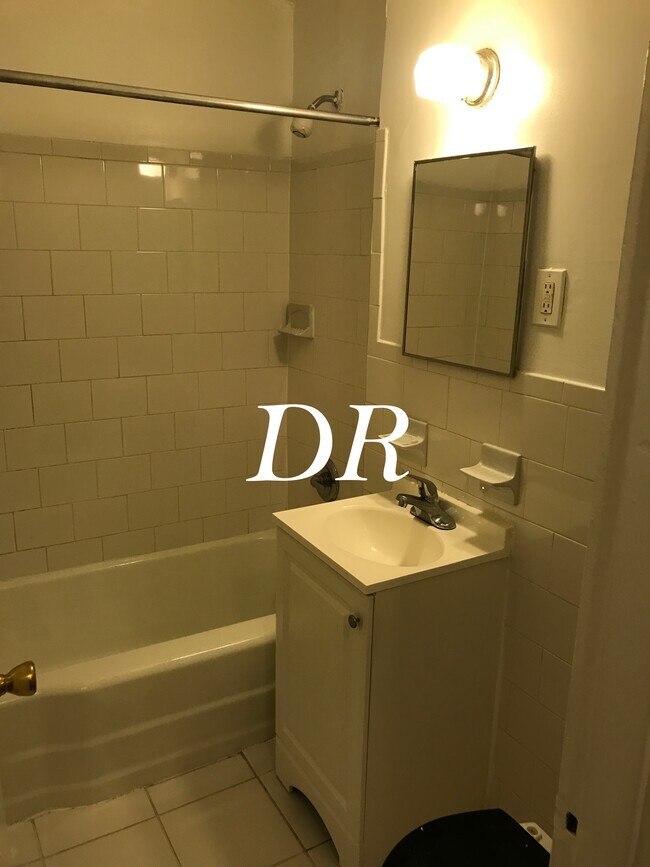 Foto del edificio - 425 E 96th St