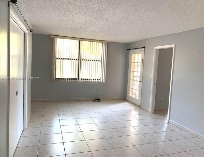 Foto del edificio - 14501 N Kendall Dr