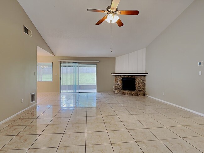 Building Photo - 604 San Sebastian Prado