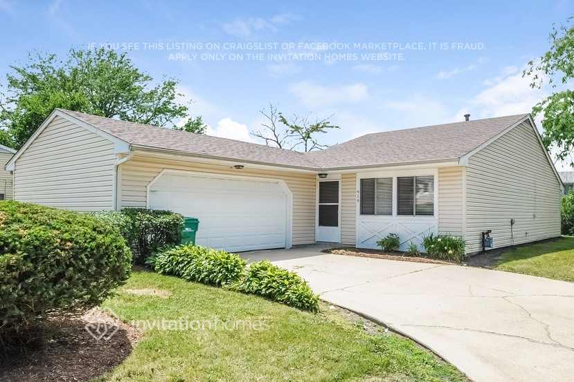 Primary Photo - 919 Surrey Ct