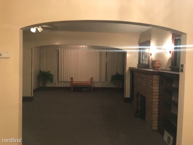 Building Photo - 4 br, 1 bath House - 16 Crossman Ave