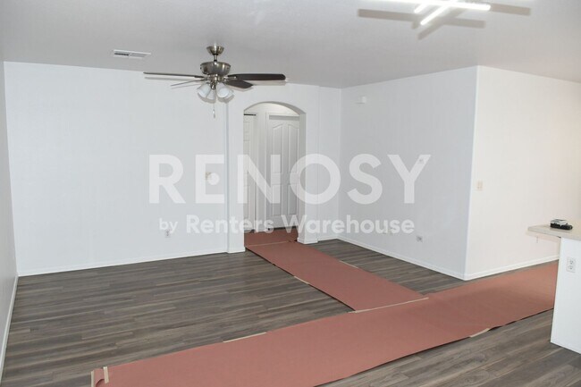 Foto del edificio - 1623 E Silverbirch Ave