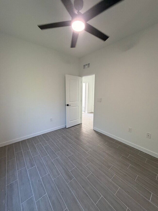 Foto del edificio - 2103 Redmond St