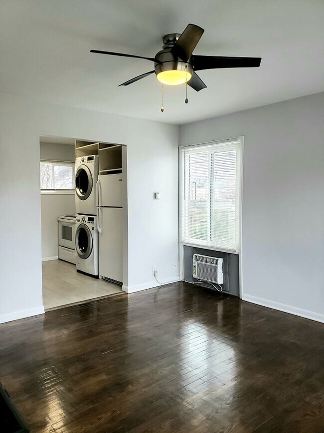 Living room to kitchen - 1505 West 22nd Terrace