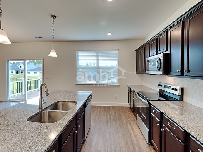 Building Photo - 6196 Bridlewood Ln