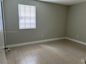 Building Photo - 1267 SW 46th Ave