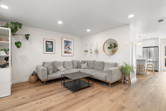 Foto del edificio - 3850 Bramble Ln