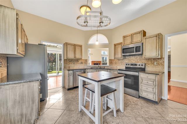 Building Photo - 10704 Tapestry Ct