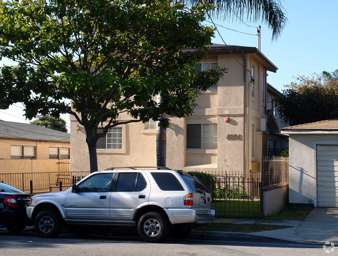 Foto del edificio - 4094 W 130th St