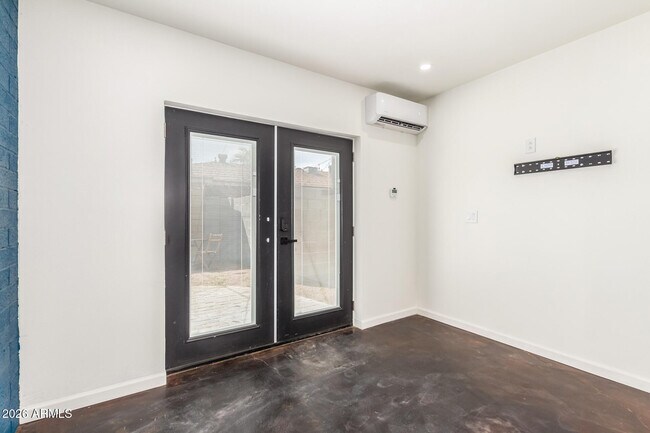 Foto del edificio - 2402 W Weldon Ave