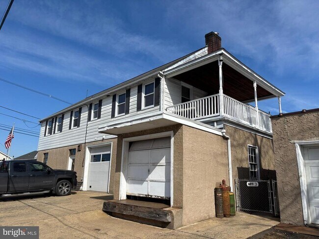 Foto del edificio - 659 N Main St