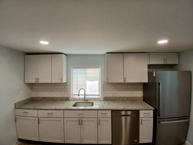 Building Photo - 2311 W Godman Ave