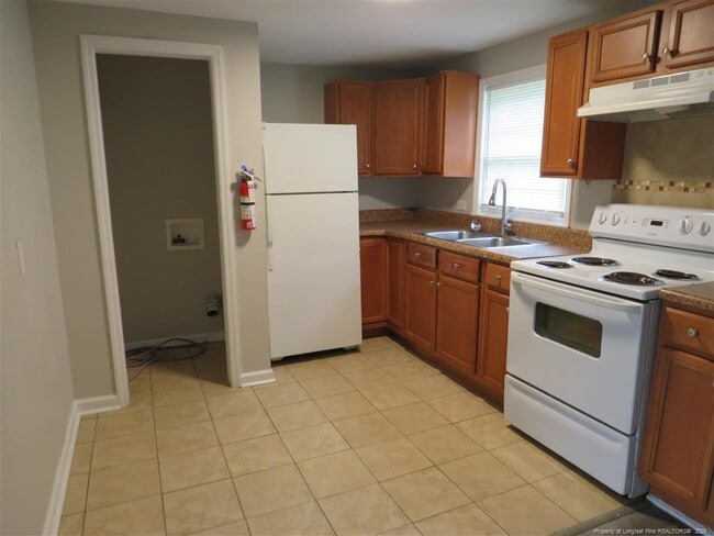 Foto del edificio - 1917 King George Dr