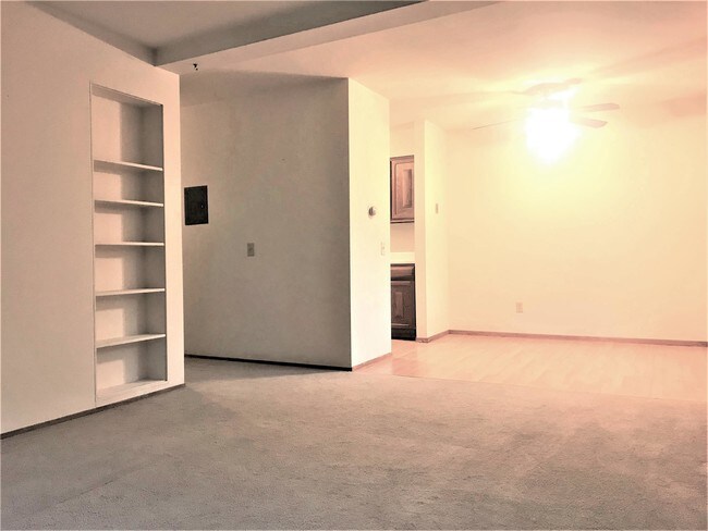 Building Photo - 30 Heritage Cir